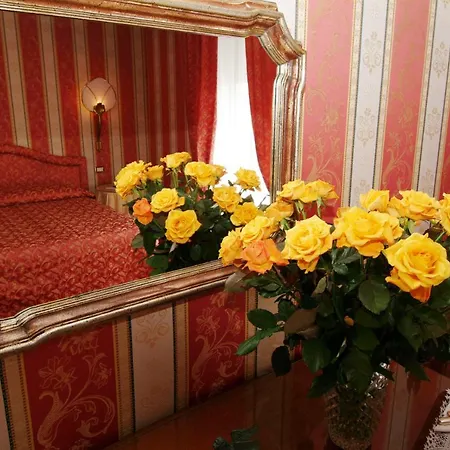 Biasutti Otel Venedik-Lido